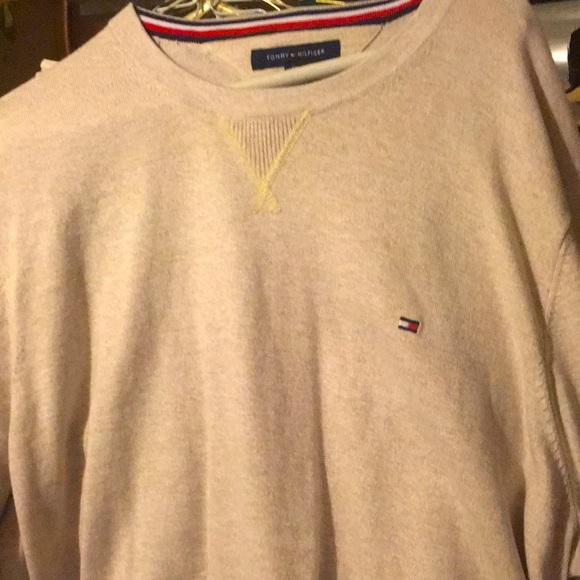 I have numerous Calvin Klein n Tommy Hilfiger sweaters.. never been worn - Picture 1 of 1